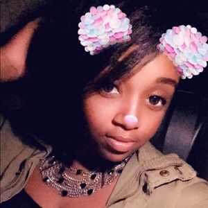 Meet your Posher, Monique